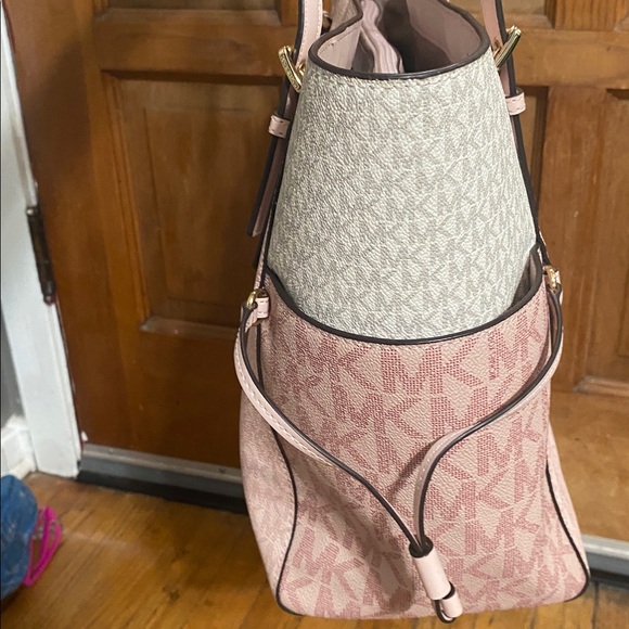 Michael Kors Pink and Cream Signature Tote - Picture 5 of 9